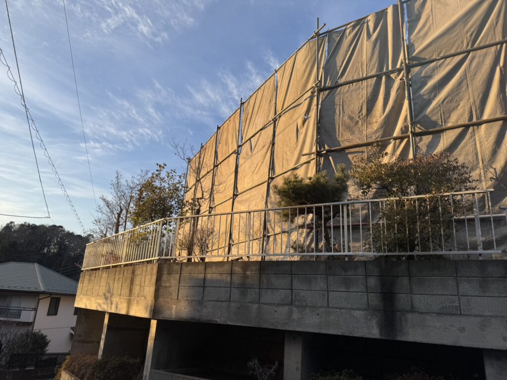 シートで覆われた様子