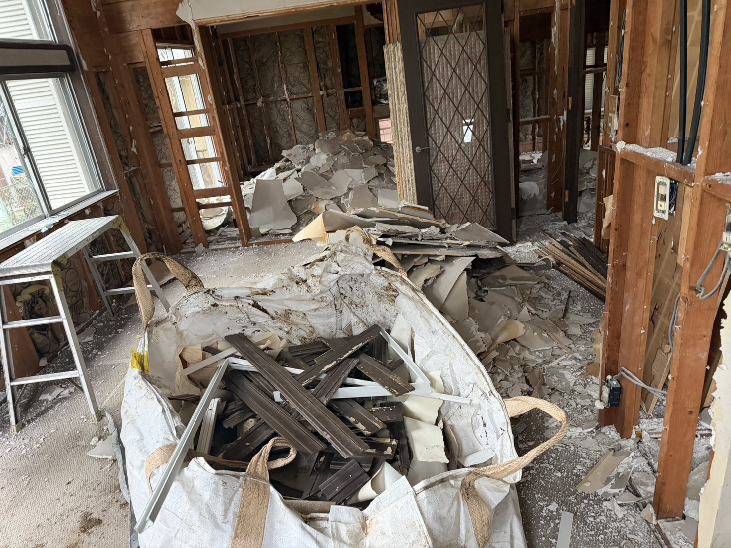 室内解体中④